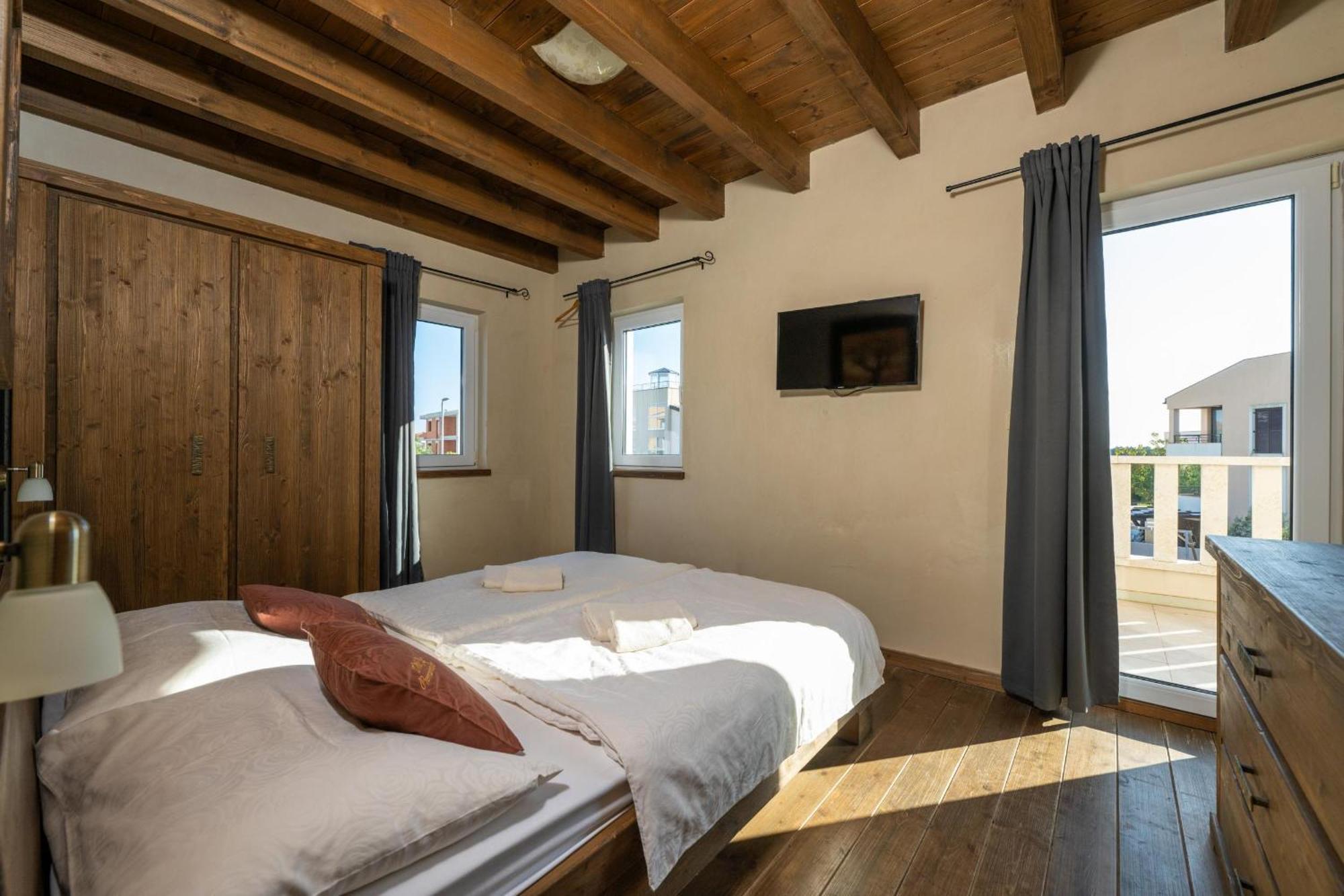 Villa Castagna Near The Sea With Private Pool And Sauna Premantura Luaran gambar