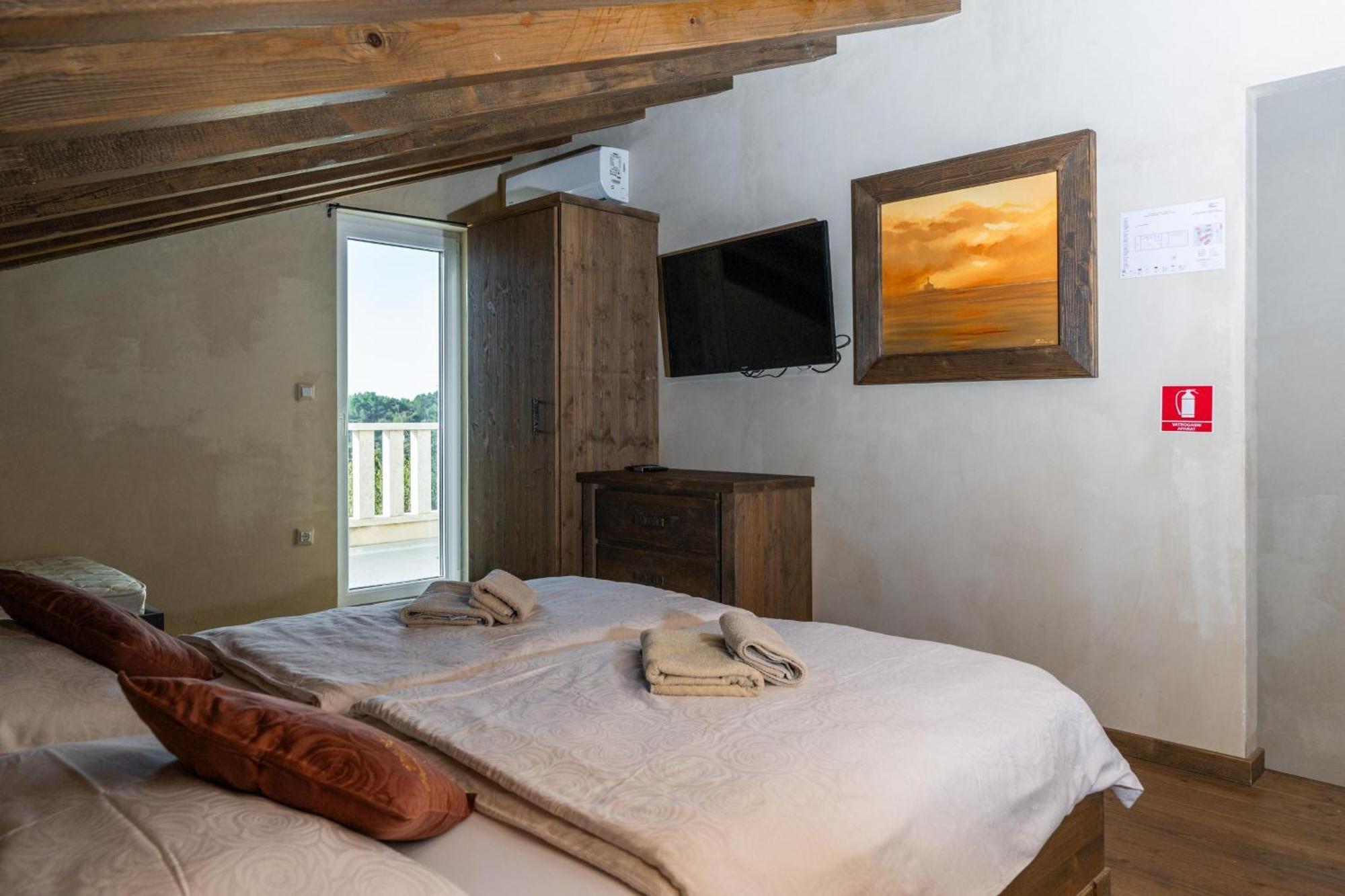 Villa Castagna Near The Sea With Private Pool And Sauna Premantura Luaran gambar