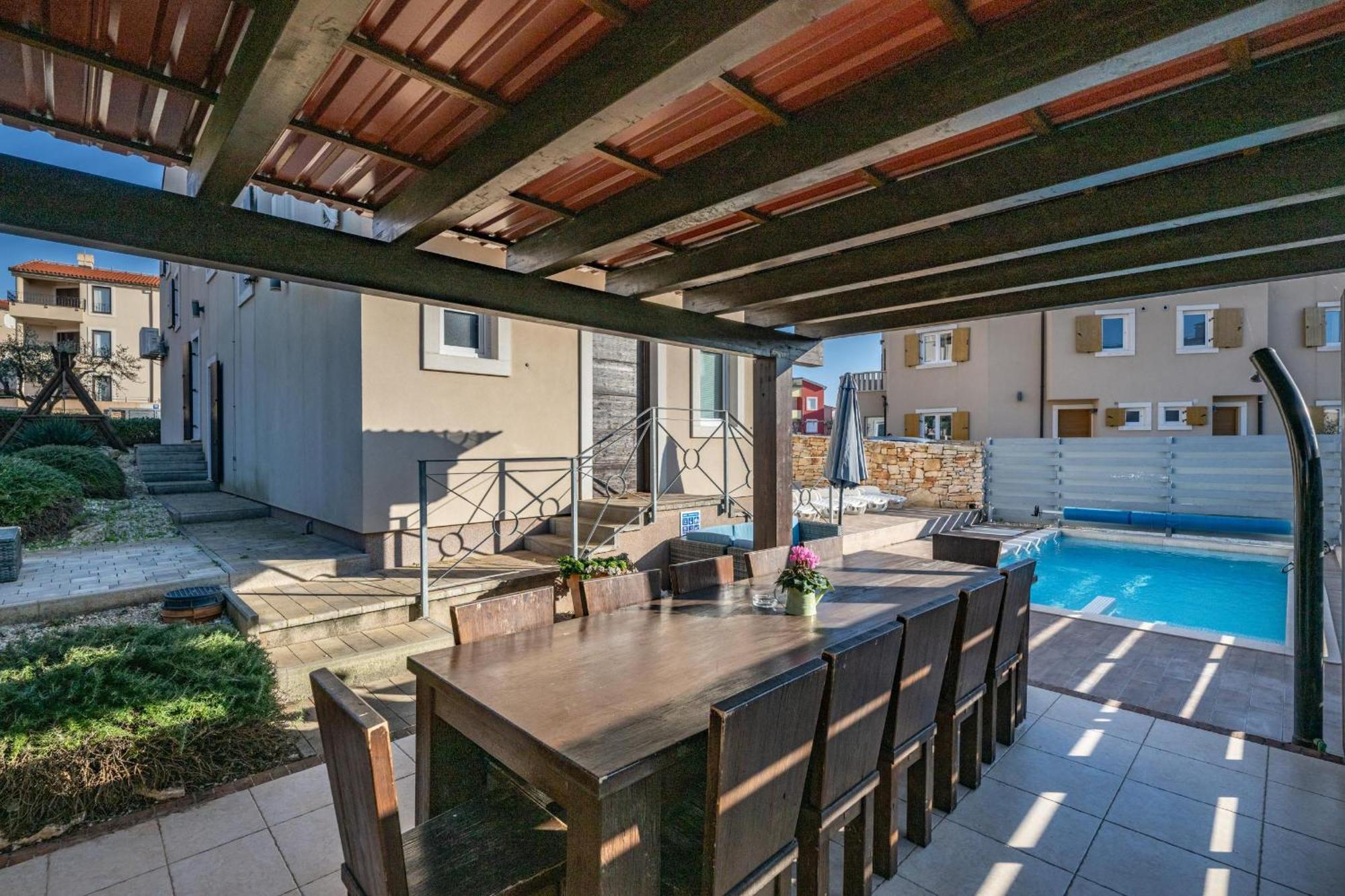 Villa Castagna Near The Sea With Private Pool And Sauna Premantura Luaran gambar