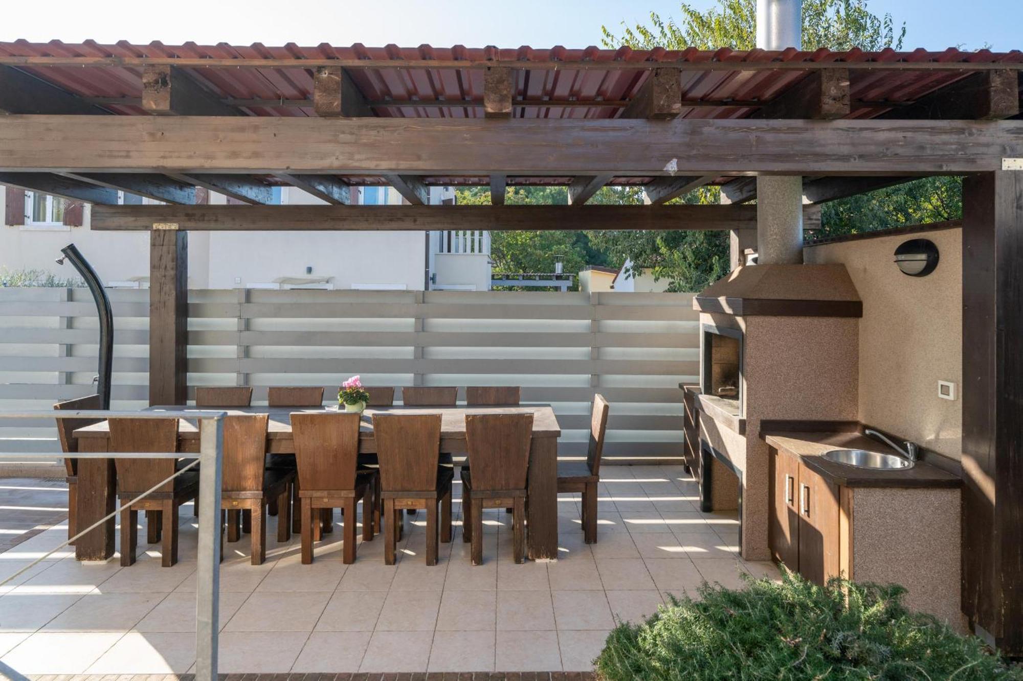 Villa Castagna Near The Sea With Private Pool And Sauna Premantura Luaran gambar