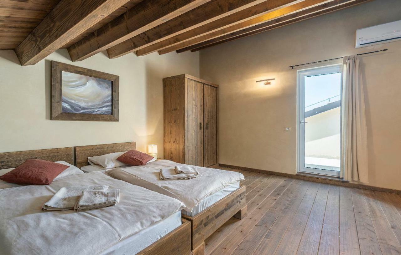 Villa Castagna Near The Sea With Private Pool And Sauna Premantura Luaran gambar
