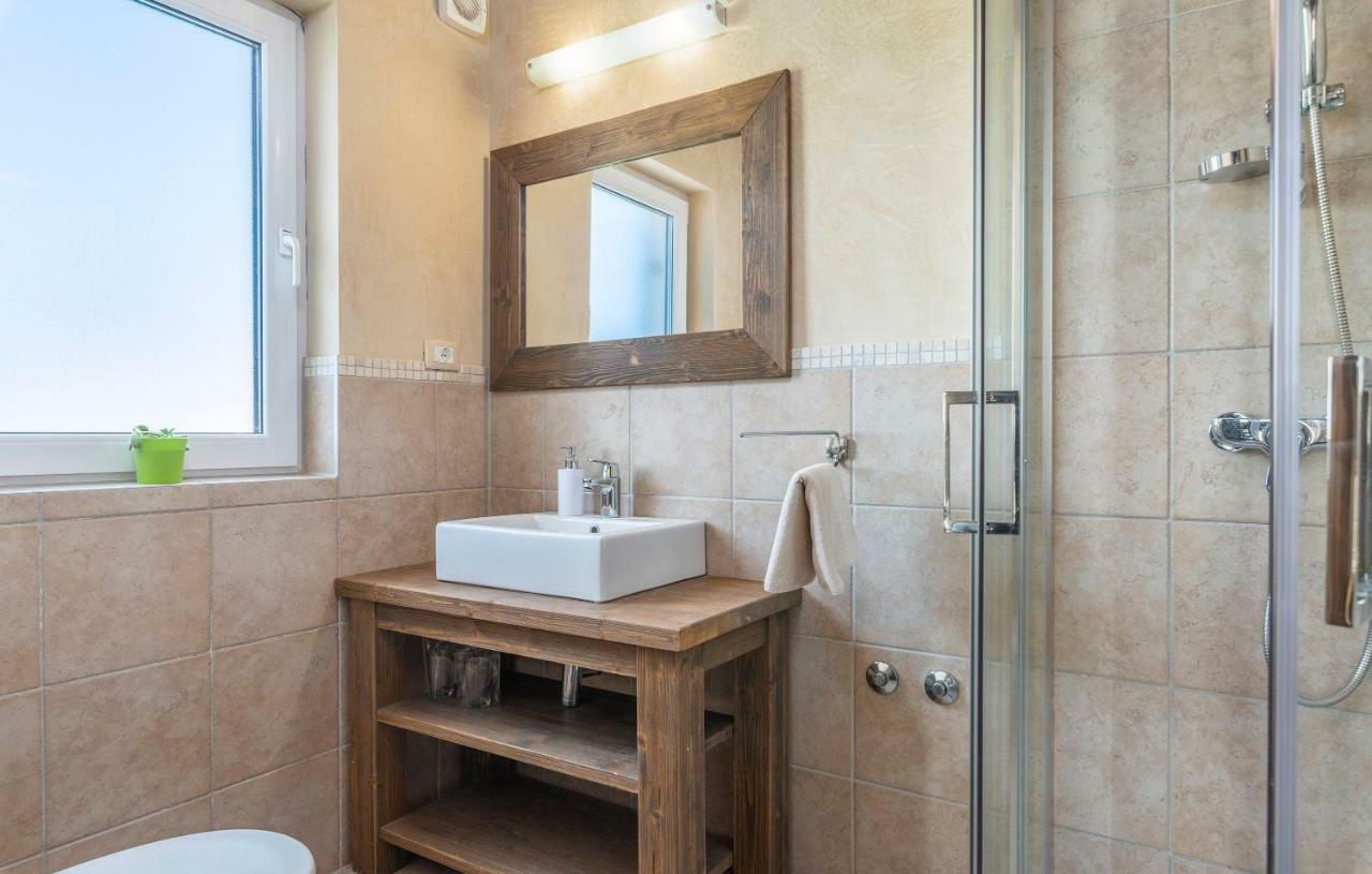 Villa Castagna Near The Sea With Private Pool And Sauna Premantura Luaran gambar